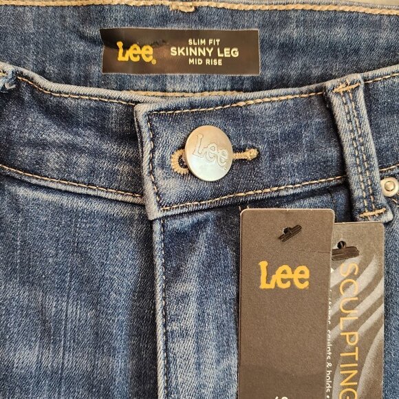 Lee Jeans Luna Slim Fit Skinny Leg Mid Rise Size 14 Short Sculpting - Picture 5 of 7